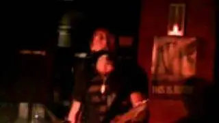 shane butler doing a gig in temple bar