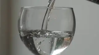 PURESIGNS . Wasserkaraffe