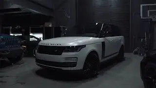 Range Rover wrapped in pearl white.