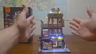 FunWhole Record Store (F9058) Review | Light-Up Modular Building Kit