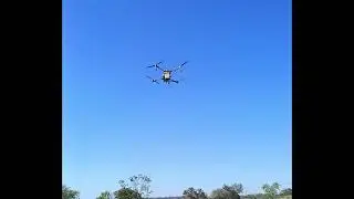 Voo de drone agrícola 🌱🚀