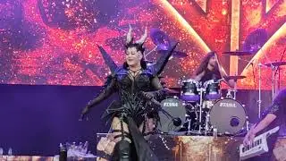 Battle Beast (Nora Louhimo, cantante): 'Winds of light'. Leyendas del Rock. Viernes, 09/08/25