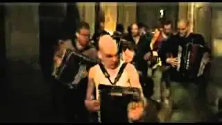 Filmdizzi.com Kutsal Motorlar - Holy Motors Promo/Trailer/Fragman