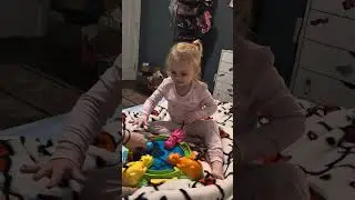 Hungry Hungry Hippos 🦛 with Ariah! Who will win? Mommy or Ariah? #toddlergames #playtime