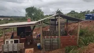 Mostrando a construção do meu rancho na beira da represa 