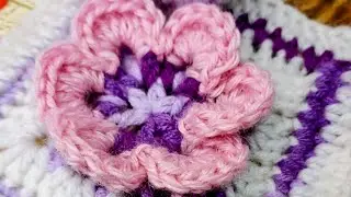 Descriptive Crochet Tutorial 3D Flower for beginners!#crochet#grannysquare#crochetflower#3D#tutorial