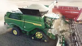 John Deere X9 Combine Harvesting Wheat | Big Harvest