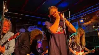 Status Quotes - Break the rules live at the Crossed Guitars Festival 2024