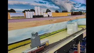 My struggle with model railroad backdrops