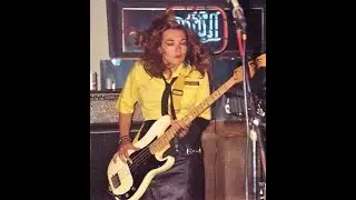 Watch The Generic Beat rock Goofy's Tavern in this 1991 performance