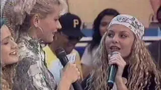 Paquitas New Generation cantando 