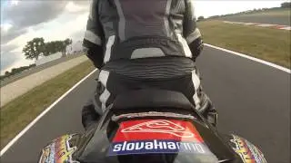 GoPro Hero 3 Halterung bricht nach Wheelie ab und hängt an der R1 am Slovakiaring