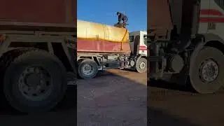 Nuestros Cliente recogiendo en F&aacute;brica su Humus de Lombriz L&iacute;quido 📍destino V&eacute;lez M&aacute;laga &bull; M&aacute;laga.