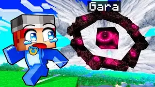 Играя за БОГА, чтобы потроллить МАЛЫША ГАРУ в Minecraft…