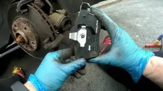 Vauxhall Meriva type 'B' 2010 1.4 petrol front brake pads replacement