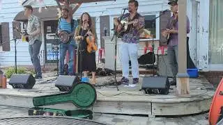 #enjoinglife #livemusic #localband #accapella #harmonize #sing #music #localpub #friends 