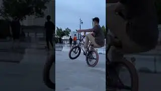 BMX - Manual one Hand