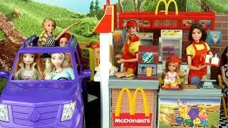 Barbie Sisters Work in Mc Donald's Drive Thru with Frozen Elsa Rapunzel Little Mermaid Ariel