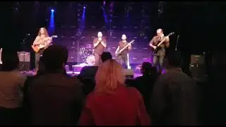 Fanvideo of Lifechanger live