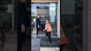 HA31012619 Respect the elderly, no matter their job 🙏 #HADA #short #Respect #Humanity #LifeLesson