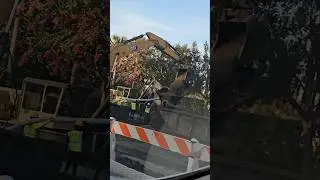 #florida #roadconstruction #pipework #crushedglass #excavator #frontendloader