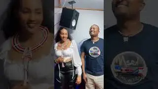SASHA MET TEACHES MZAZI WILLY M TUVA SOME MAASAI MOVES ❤