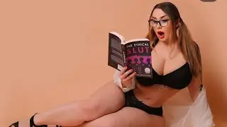 Джи Фрейтас &mdash; пышнотелая модель plus size &mdash; инфлюенсер в сфере красоты &mdash; икона стиля &mdash; модница и ...