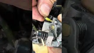 Your primer bulb wont work? #chainsaw #mechanic