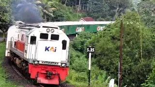 Kereta Parcel Selatan Ditaril Lokomotid CC 201 Ketika Berdinas Menuju Bandung