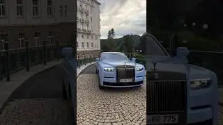Rolls-Royce Phantom Series II &mdash; Chauffeur Arrival & Elegant Passenger Entry