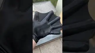 Webbed silicone swimming gloves