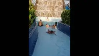 Messi Laos   Swiming