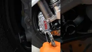 Hydraulische Bremsleitung an deine Vespa montieren