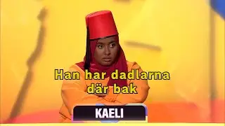 Han har dadlarna där bak