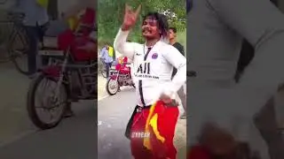 kela ke tham par &hearts;️👍 #funny #comedy #bhojpuri #dance