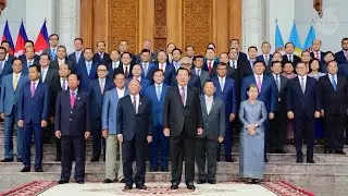 សេចក្តី​រាយ​ការណ៍​ពិសេស​ជុំ​វិញ​គណៈរដ្ឋ​មន្ត្រី​ថ្មី​និង​ការ​ផ្ទេរ​អំណាច​ត​វង្ស​ត្រកូលហ៊ុន​