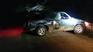 beater Trail rig Ford Explorer Bridge burn out