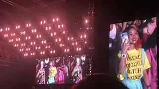 Harry Styles&rsquo;s talking to birthday girl- Love On Tour Singapore 2023 [4K]