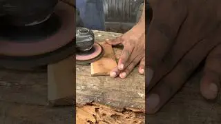 How to smooth wood with angle grinder 🔩 #youtubeshorts #wood #anglegrinder #technique #asmr  #diy