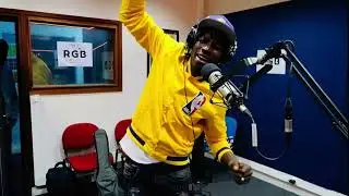 Ras Kastro - fah be se kado b&ecirc;la en live dans le studio de la radio RGB