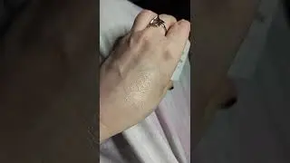 Makeup swatches - Paese, glowerous loose highlighter, limited edition