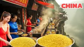Inside China&rsquo;s Craziest Mountain Night Market &mdash; Millions Flood In for the Food