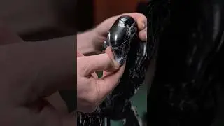 INSANE $300 Alien Figure! - Hot Toys Scorched Xenomorph Figure Unboxing | First Look