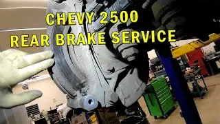 Обслуживание задних тормозов Chevy 2500