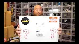 Opening a $100 POPKINGPAUL CGC Comic Book Mystery Box