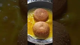 Omelette Burger 🍔 Recipe #shorts #ytshorts #shortsfeed