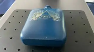 EM-Smart - 20W Desktop Fiber Laser Engravingng on metal hip flask｜Fiber Laser Marking machine