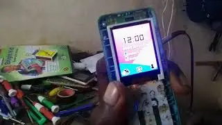 jinsi ya kubadili kioo kwenye simu ndogo