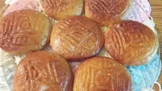 Traditional Lebanese Easter Kaak  dipped in milk (part 2) تغطية كعك العيد بالحليب