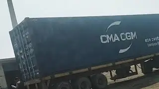 Eate bada container kn pani asichi 🤔🤔